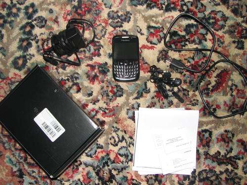 BLACKBERRY CURVE 8520 ****R1400*** WITH 8GB MICROSD CARD!!! LIKE NEW!!!