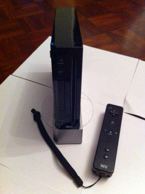 Wii Sports Resort Pack!!!! 4 Controllers! ****Easter Special****