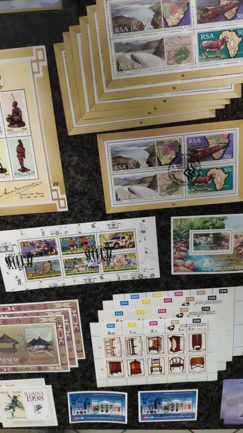 Booklets and Mini-sheets (>100) Mint and CTO