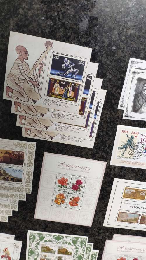 Booklets and Mini-sheets (>100) Mint and CTO