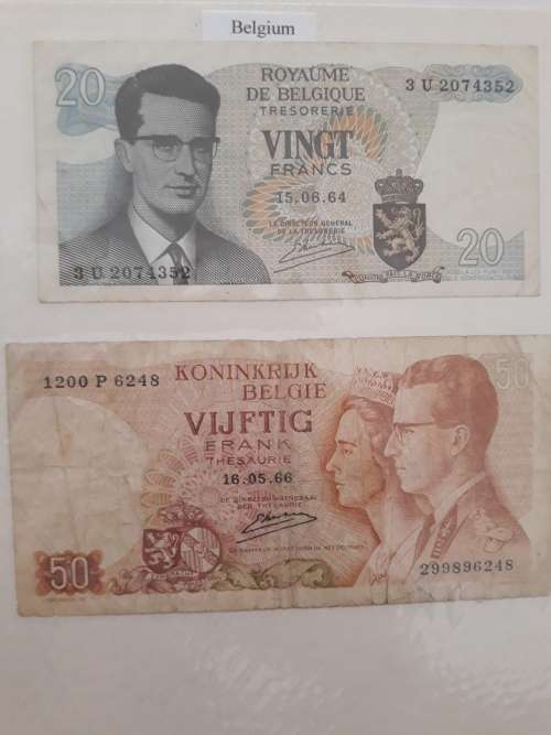 ALBUM OF INTERNATIONAL BANKNOTES