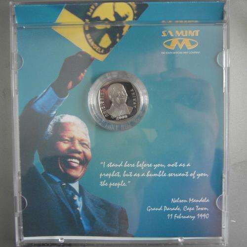 Mandela R5 year 2000. Proof coin in CD holder. R1 start!