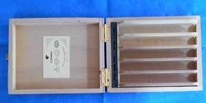 Seleccion Piramides wooden Habanos Cuban Cigar box (no content)
