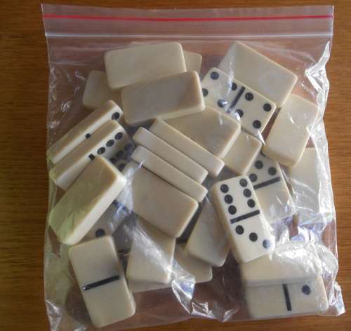 DOMINOES (Complete set)