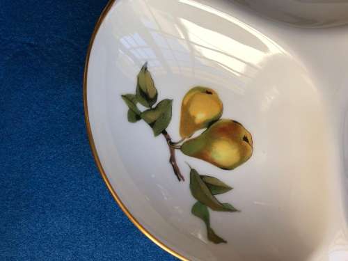 Royal Worcester `Evesham` 3 division serving dish