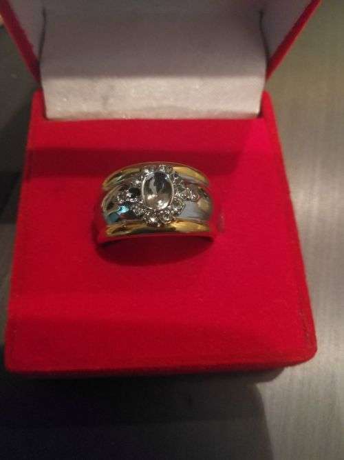 Stunning imitation ring(box not included)