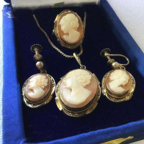 Beautiful hand Carved Cameo Set necklace earrings ring - Naples Sicily