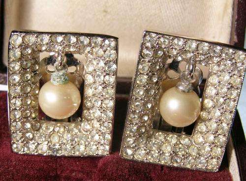 VINTAGE - Diamante and Pearl Clip on Earrings