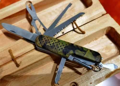 SWISS ARMY KNIFE (CAMO)