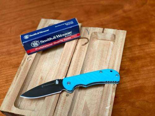 Smith and Wesson 6.5in Stainless Steel Folding Knife with 2.75in Clip Point Blade and Nylon Handle