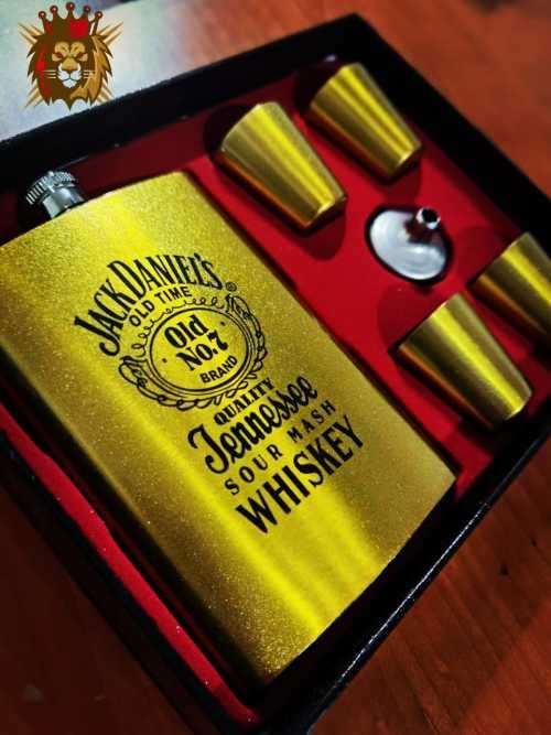 JackDaniel`s Flask and Shooter Cups