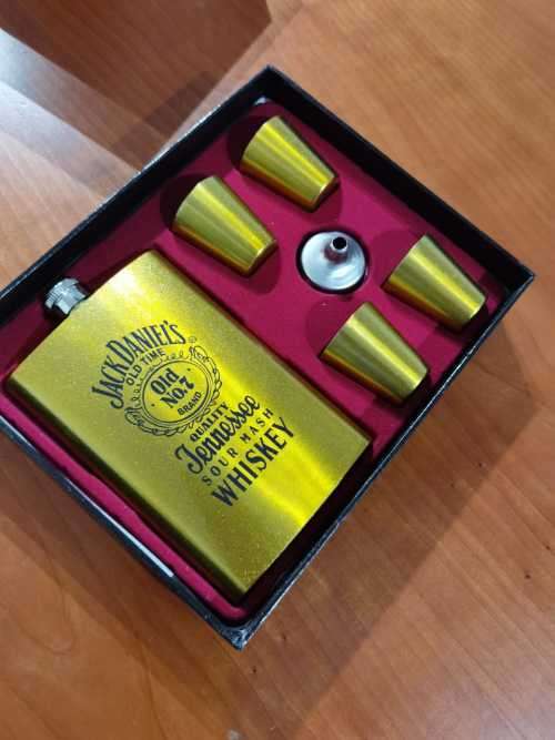 JackDaniel`s Flask and Shooter Cups