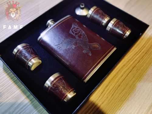 Eagle Flask Set With Shooter Cups (leather)