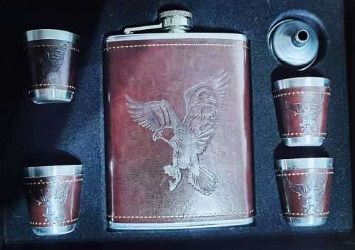 Eagle Flask Set With Shooter Cups (leather)