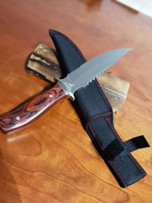 Hunting Knife With Sheath