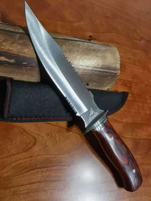 Hunting Knife With Sheath