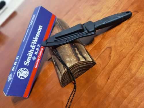 Smith and Wesson HRT Knife
