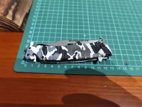 Smith and Wesson extreme ops pocket knife (camo)