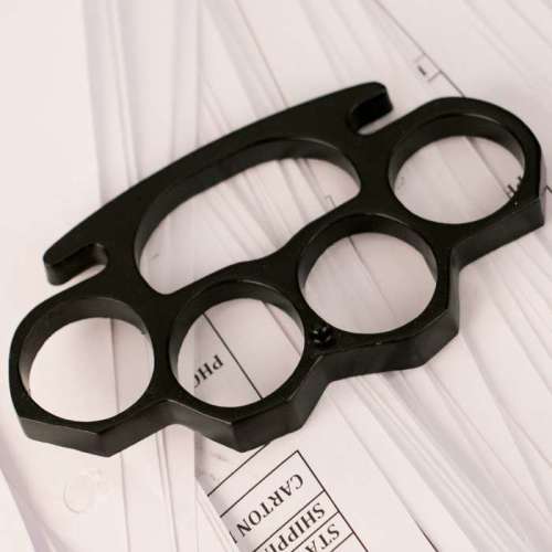BLACK BRASS KNUCKLES - KNUCKLEDUSTER