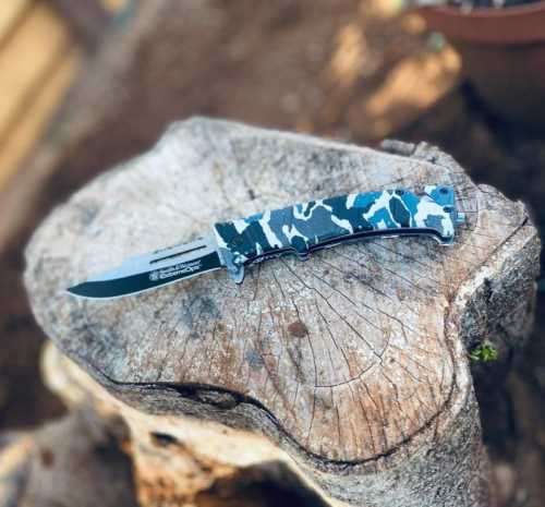 Smith and Wesson extreme ops pocket knife (camo)