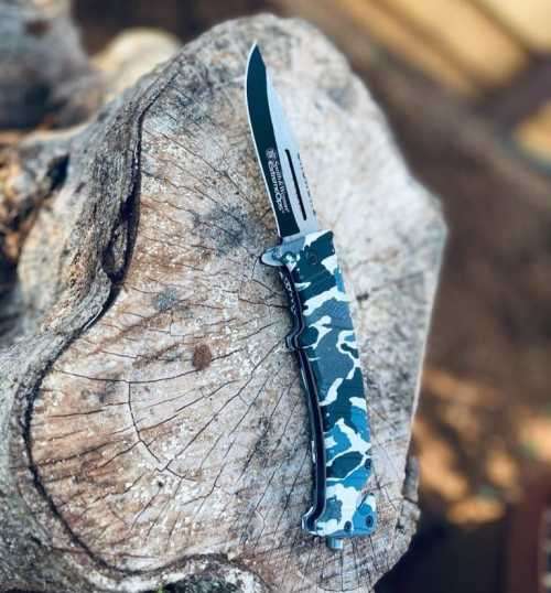 Smith and Wesson extreme ops pocket knife (camo)