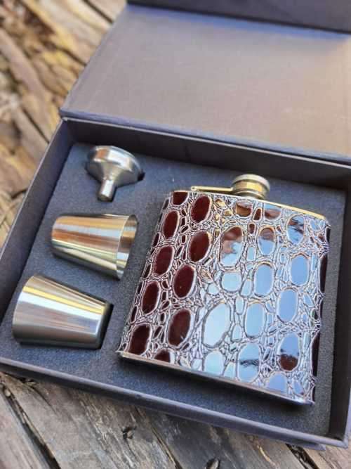 Crocodile Skin Style Flask (With Shooter Cups)