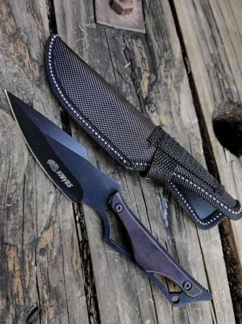 Stunning Hunting Blade With Wooden Finish Handle