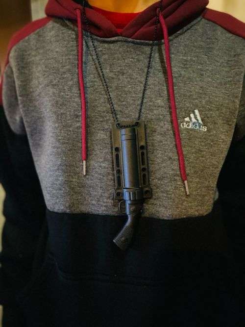 Amazing Gun Design neck Blade