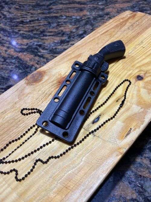 Amazing Gun Design neck Blade