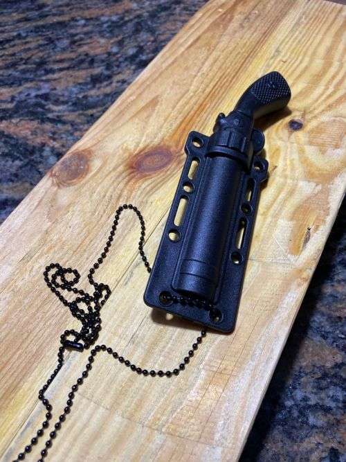 Amazing Gun Design neck Blade