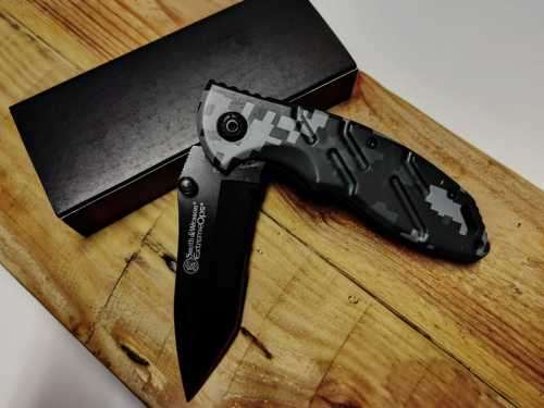 NEW CAMO Smith And Wesson Extreme Ops Folding Knife