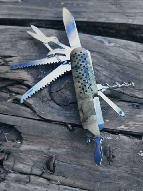 Swiss Army Style Knife (camo)