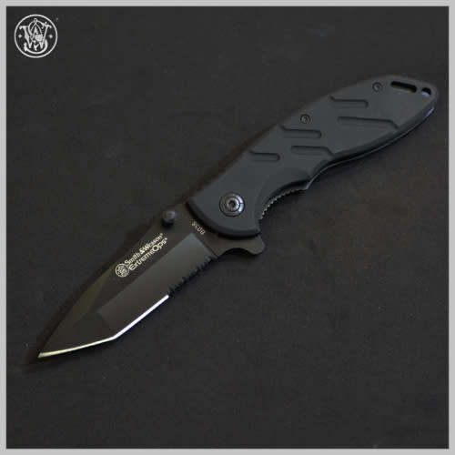 SMITH AND WESSON extreme ops folding knife