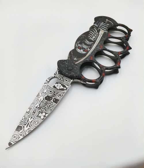 Pirate of Death Brass Knukle Blade