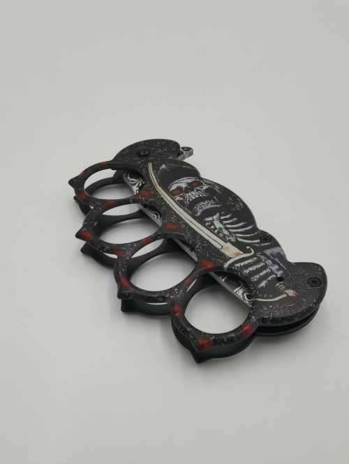 Pirate of Death Brass Knukle Blade