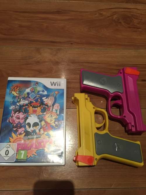 Wii CONSOLE, 2X CONTROLS WITH MOTION SENSOR  2X NUNCHUCK , 6 X GAMES,2 X GUNS, SPORT ACCESSORIES++++