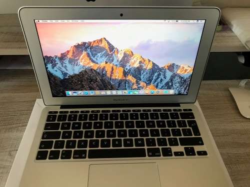 MACBOOK AIR 11" EARLY 2015 INTEL CORE i5, 128GB SSD, 4GB RAM, MacOS SIERRA. NEW CONDITION!!!!!