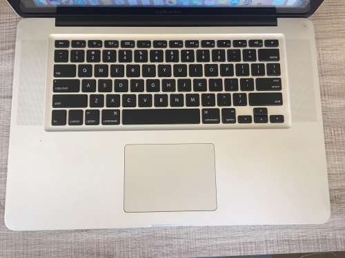 MACBOOK PRO i7, 15" INTEL CORE i7 QUAD CORE CPU @ 2,40GHz, 16GB RAM, 750GB HDD, MacOS SIERRA