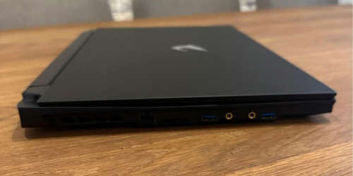 Gigabyte AORUS 17G RTX 3070 SeriesXC 17.3 300Hz FHD|i7-10870H|RTX3070Q GDDR6 32GB Ram PLEASE READ!!!