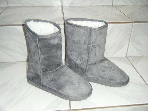 Size 4 Grey snow boots
