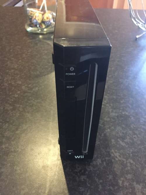 Nintendo Wii with 38 Games (Free Shipping)