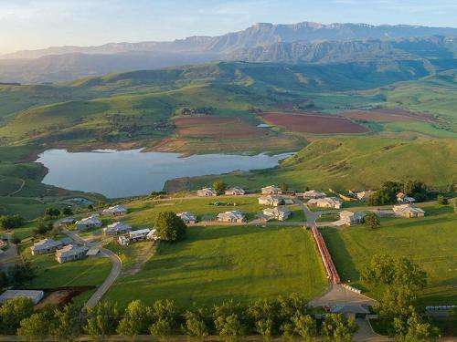 MASSIVE PRICE DROP !! Cayley Lodge (Drakensberg) 2 December - 9 December - 4 Sleeper