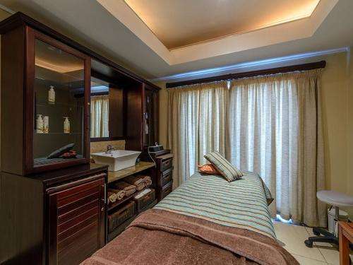 MASSIVE PRICE DROP !! Cayley Lodge (Drakensberg) 2 December - 9 December - 4 Sleeper