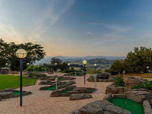 MASSIVE PRICE DROP !! Cayley Lodge (Drakensberg) 2 December - 9 December - 4 Sleeper