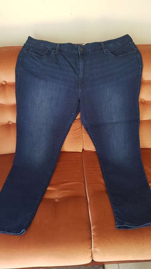 Levi size 24 Women