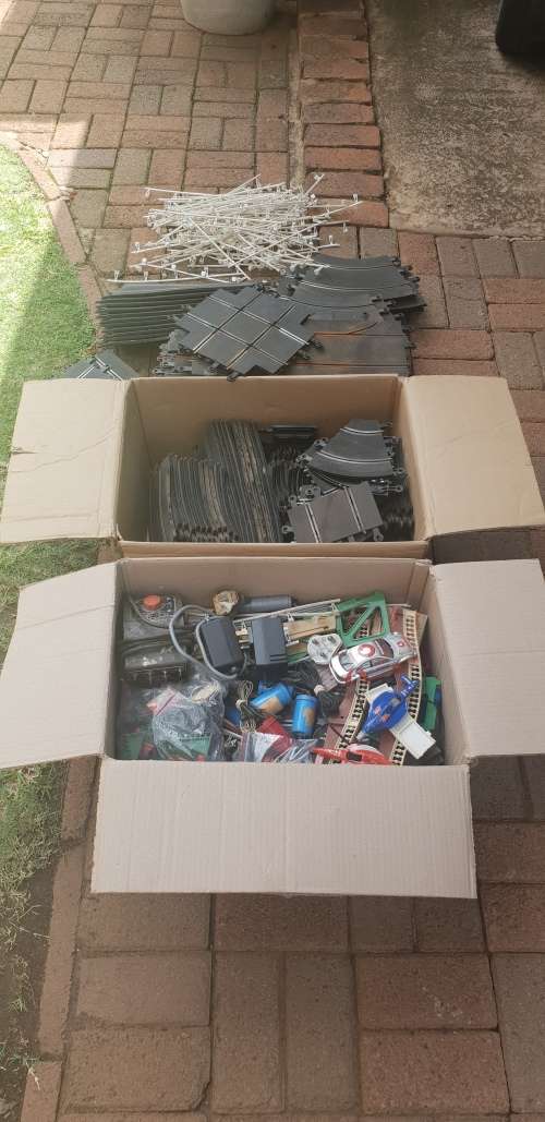 Scalextric Scrapyard Items (Collection only)