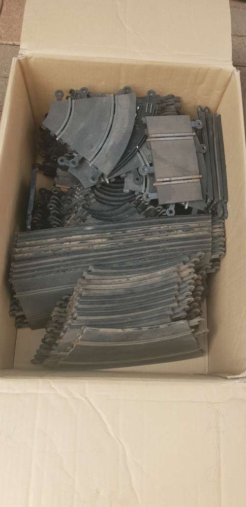 Scalextric Scrapyard Items (Collection only)