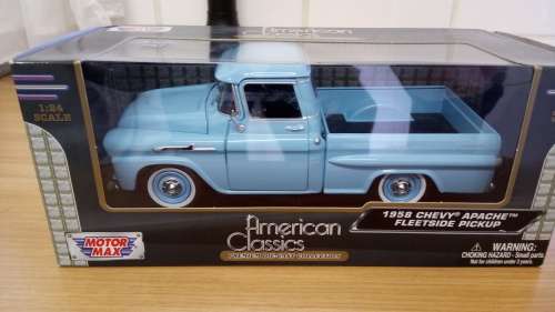 1958 Chevy Apache Fleetside Pickup 1.24 Motormax