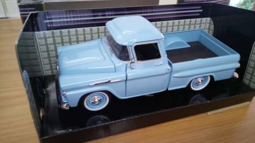1958 Chevy Apache Fleetside Pickup 1.24 Motormax
