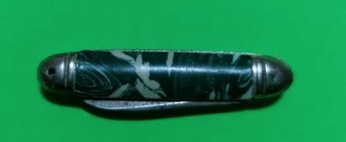 Green "mother-of-pearl-like" pocket knife